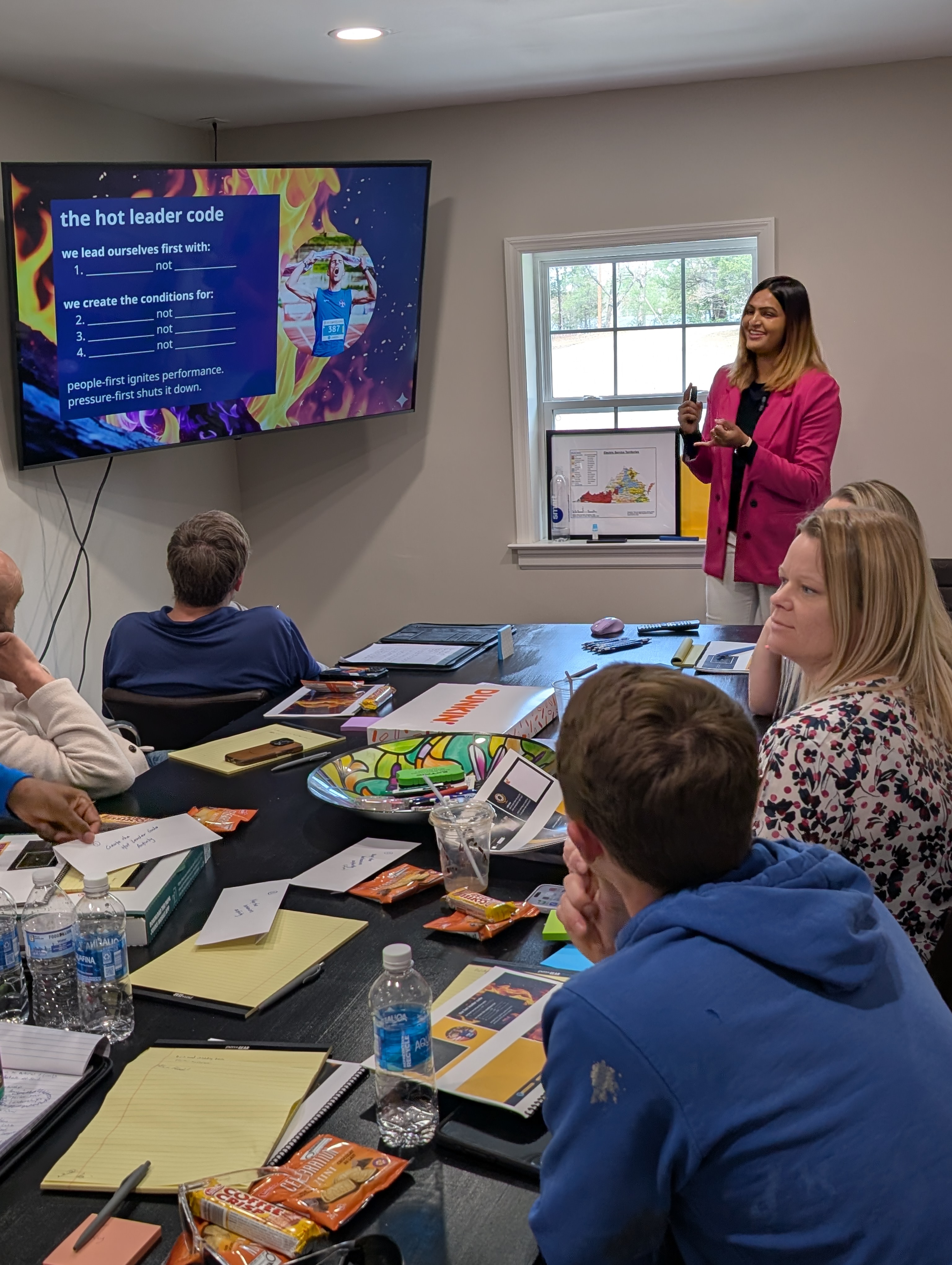 Reena Narayan presenting a HOT Leadership keynote at a conference